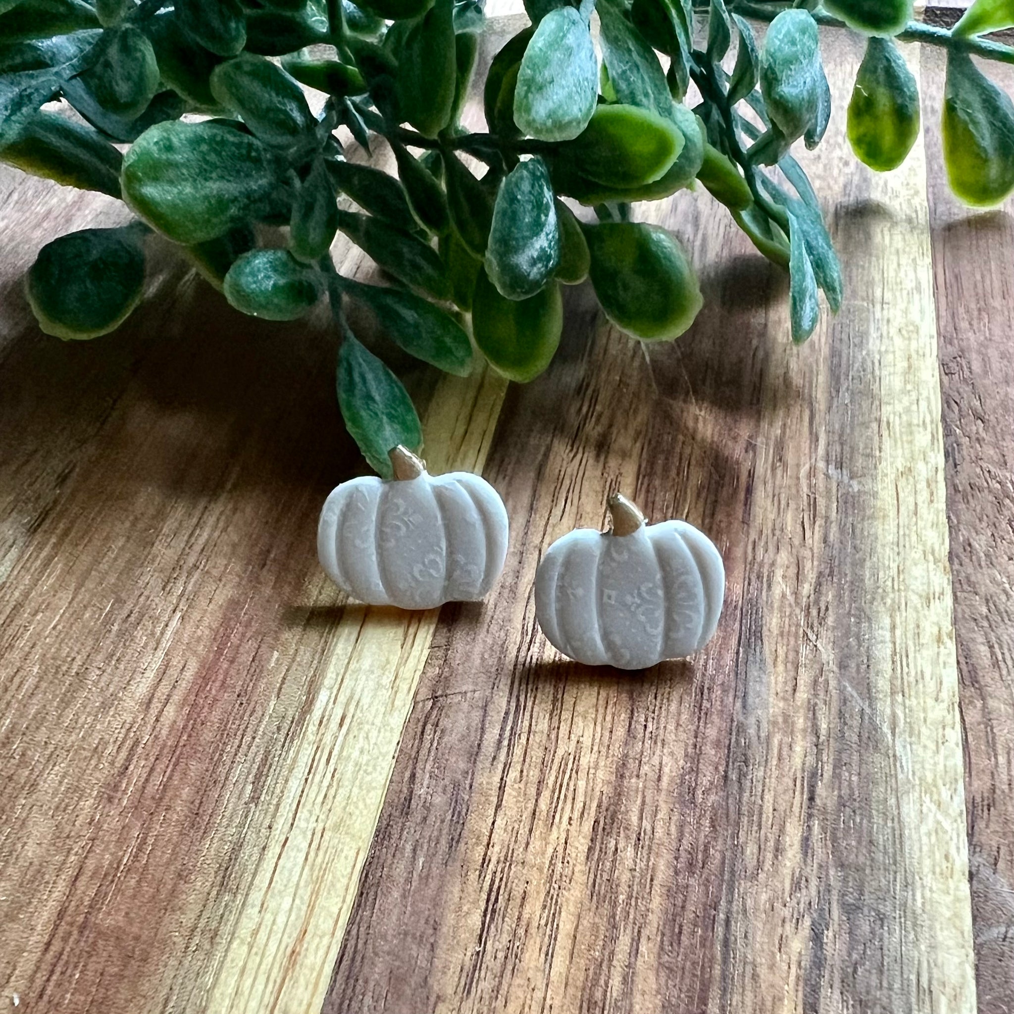 White Pumpkin Studs